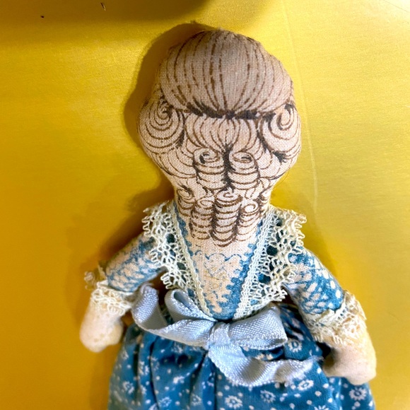 HALLMARK VTG 1976 BICENTENNIAL MARTHA WASHINGTON CLOTH COMMEMORATIVE DOLL IN BOX - Picture 6 of 15